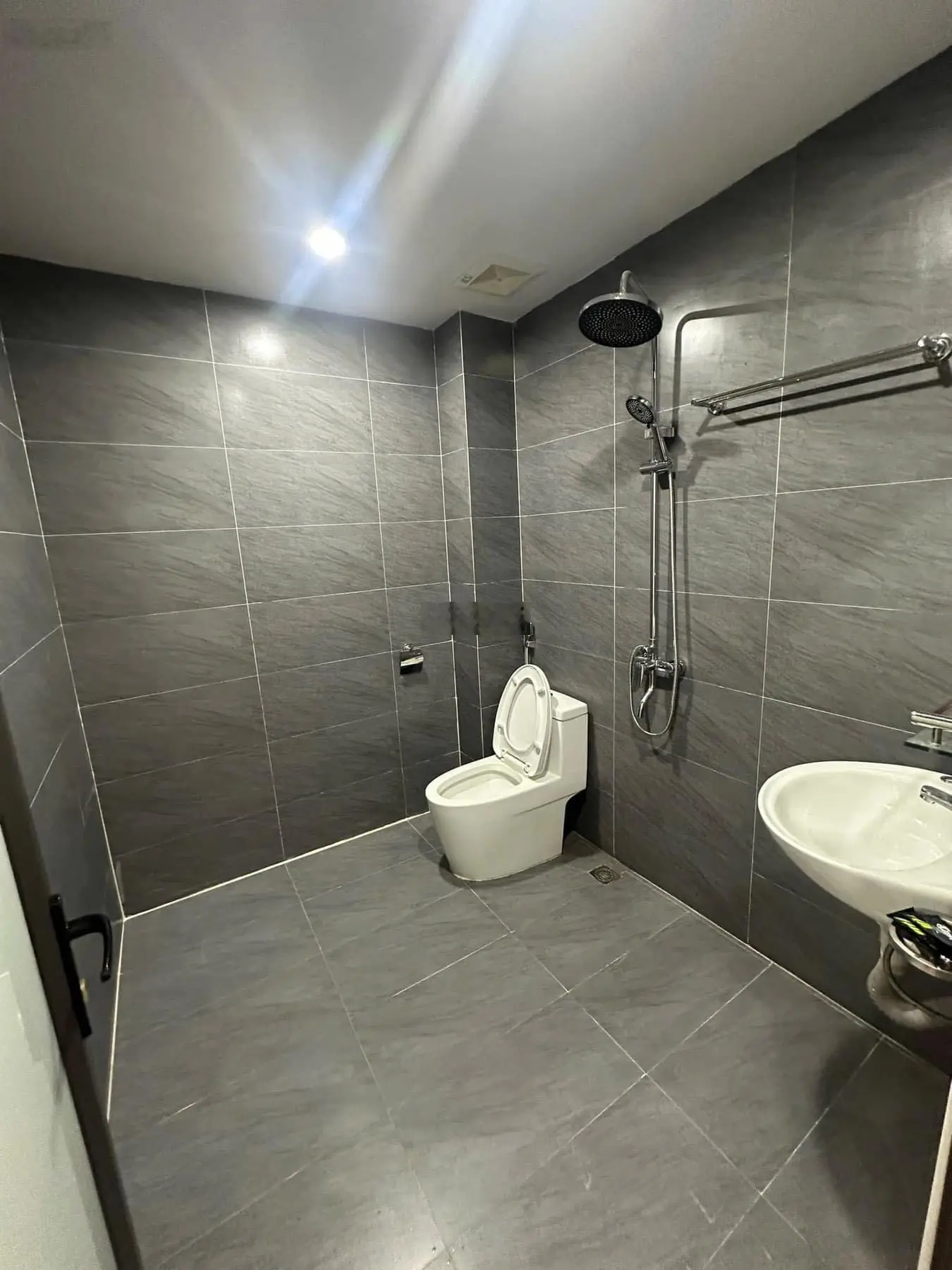 Nhanh nhà ngõ đầu phố Trương Định mới xây long lanh 40m2 MT 3,5m ba gác đua chỉ 5,8 tỷ
