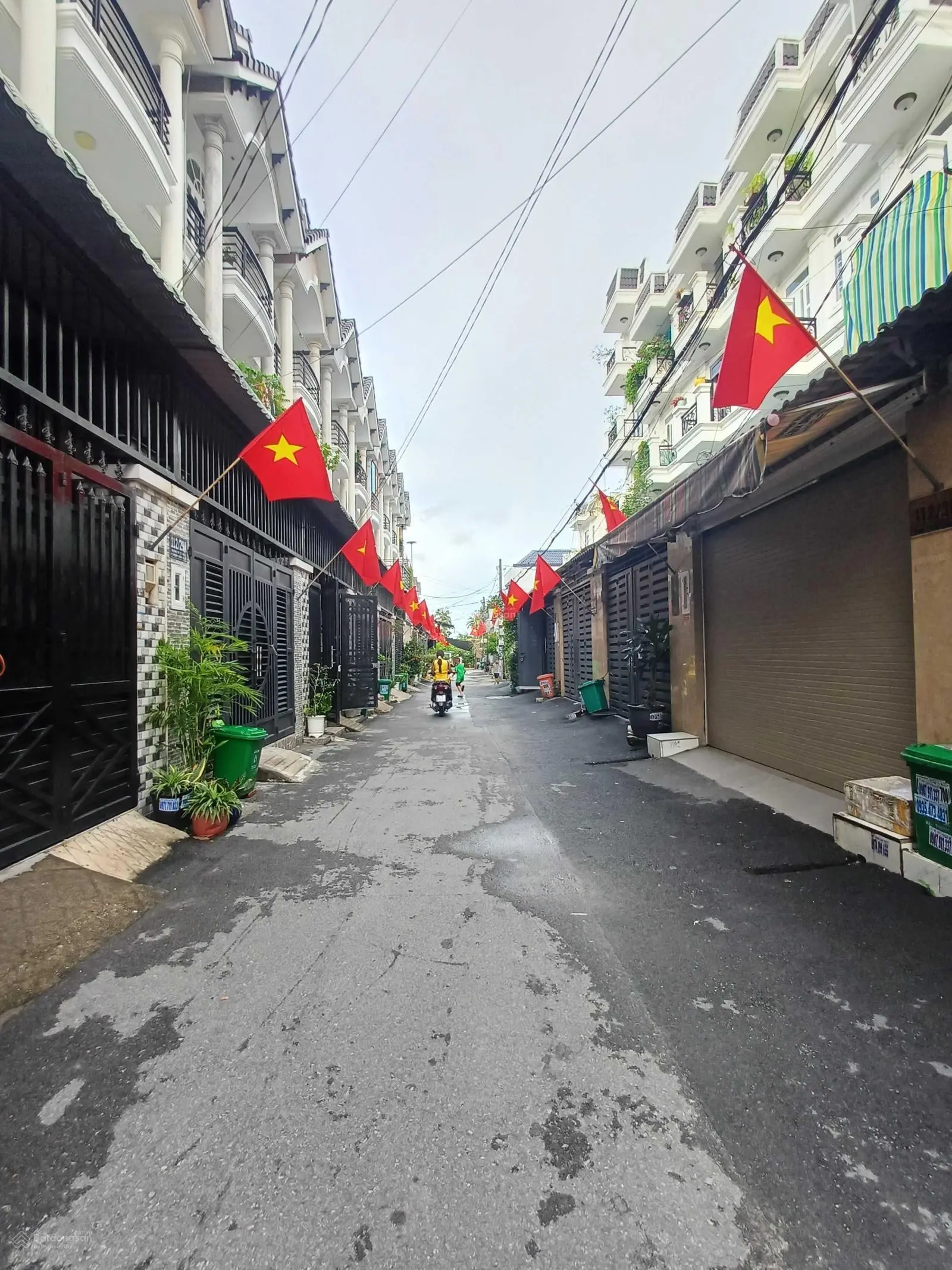 Nhà sân xe hơi 4m*17m - Tô Ngọc Vân - Ngã Tư Ga 2km - Phường Thạnh Xuân - Q12 - HCM