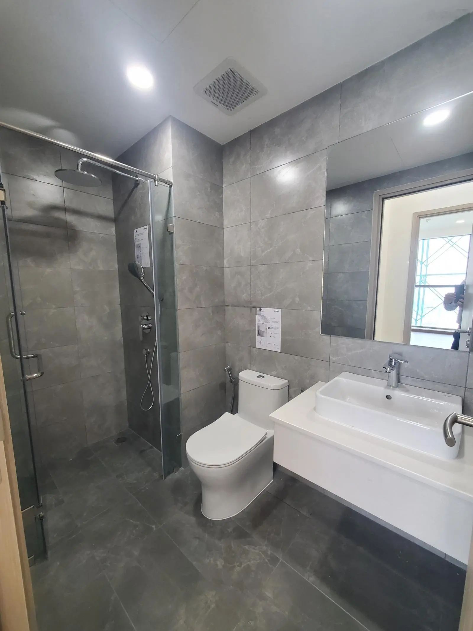 D-Aqua Bến Bình Đông sắp bàn giao, cần bán gấp căn 2PN-2WC-[Căn Góc]-70 m2 view thoáng