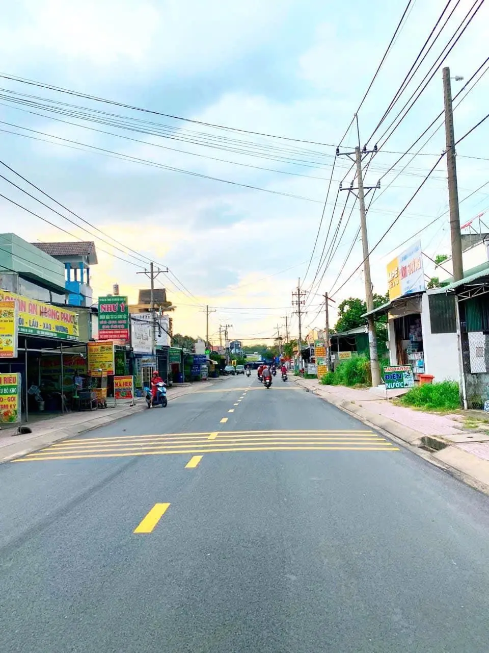 Chủ Ngộp Bank Bán Gấp Lô Góc 2 Mặt Tiền Nhựa Kinh Doanh Buôn Bán 216m2 Giá 490 Triệu SHR
