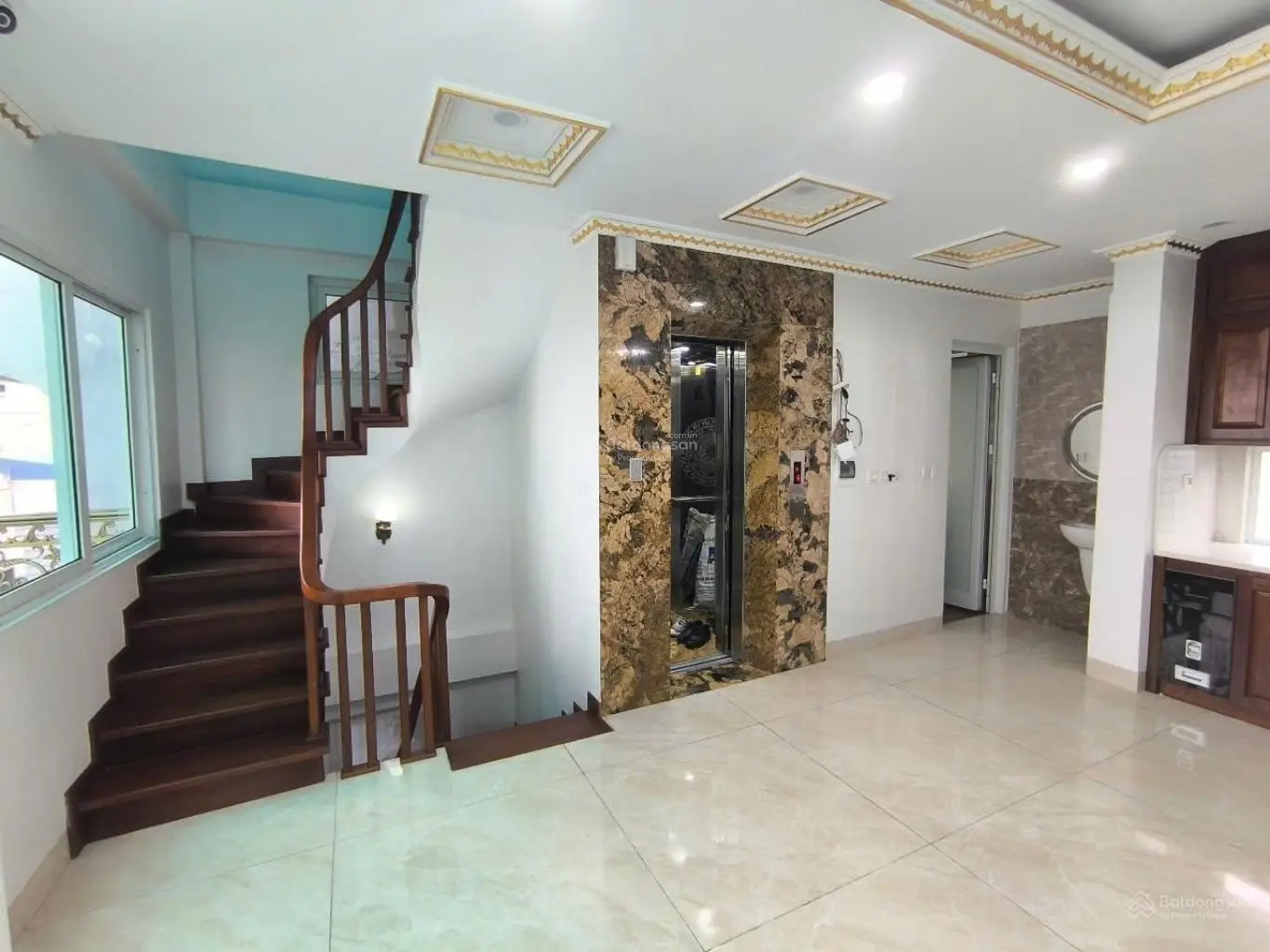 Bán nhà Tư Đình dân xây khu quân đội, nhà đẹp xuất sắc, thang máy full nội thất xịn sò, ô tô đỗ cửa