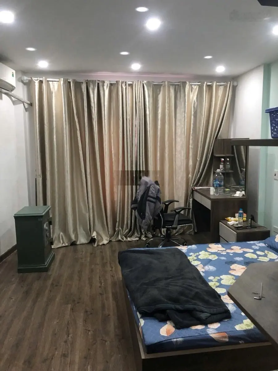 Bán nhà mặt phố Phạm Văn Đồng - vỉa hè - kinh doanh - ôtô tránh - sổ đẹp - 40m2- mt 6m. chỉ 16.5 tỷ