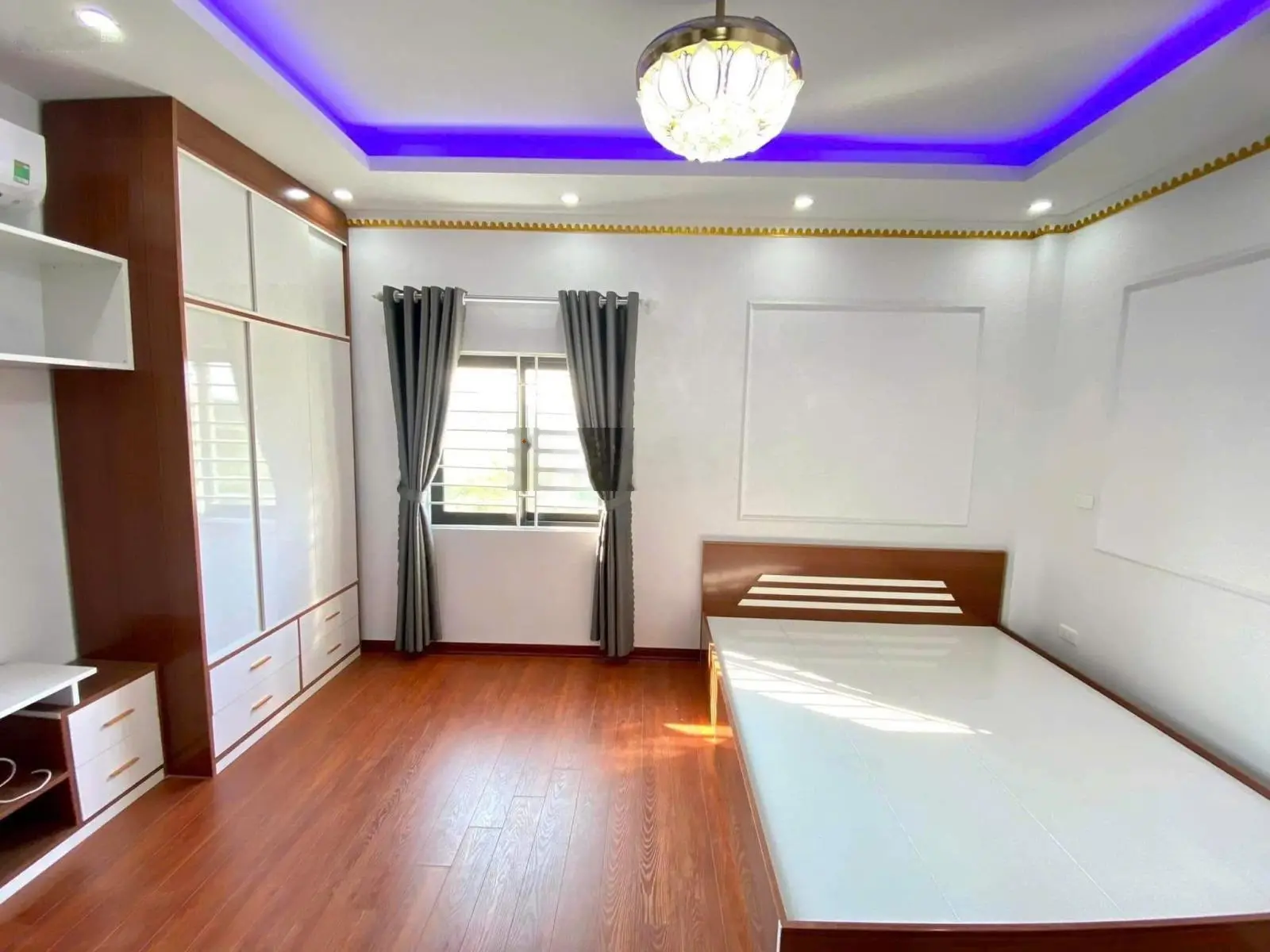 Bán nhà đường hẻm 5m Trần Kế Xương, Phường 7, Phú Nhuận. Giá 3 Tỷ 3, DT 70m2 (5x14) Sổ hồng riêng