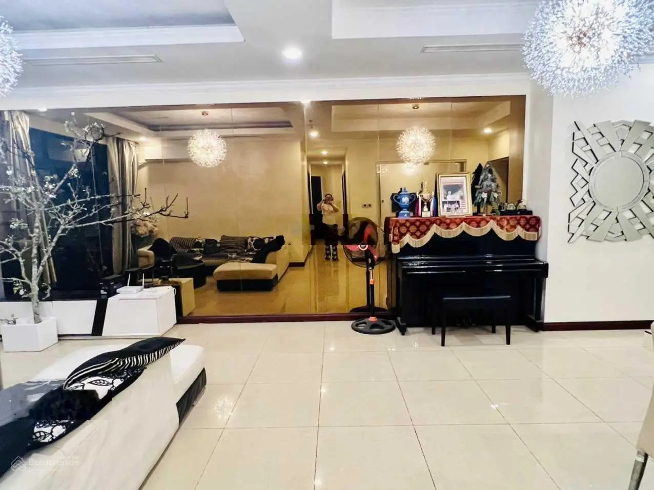 Chính chủ căn góc 90m2 3PN view hồ tòa Licogi 13 sổ đỏ, giá chỉ 4 tỷ, miễn trung gian LH 0336 730 ***