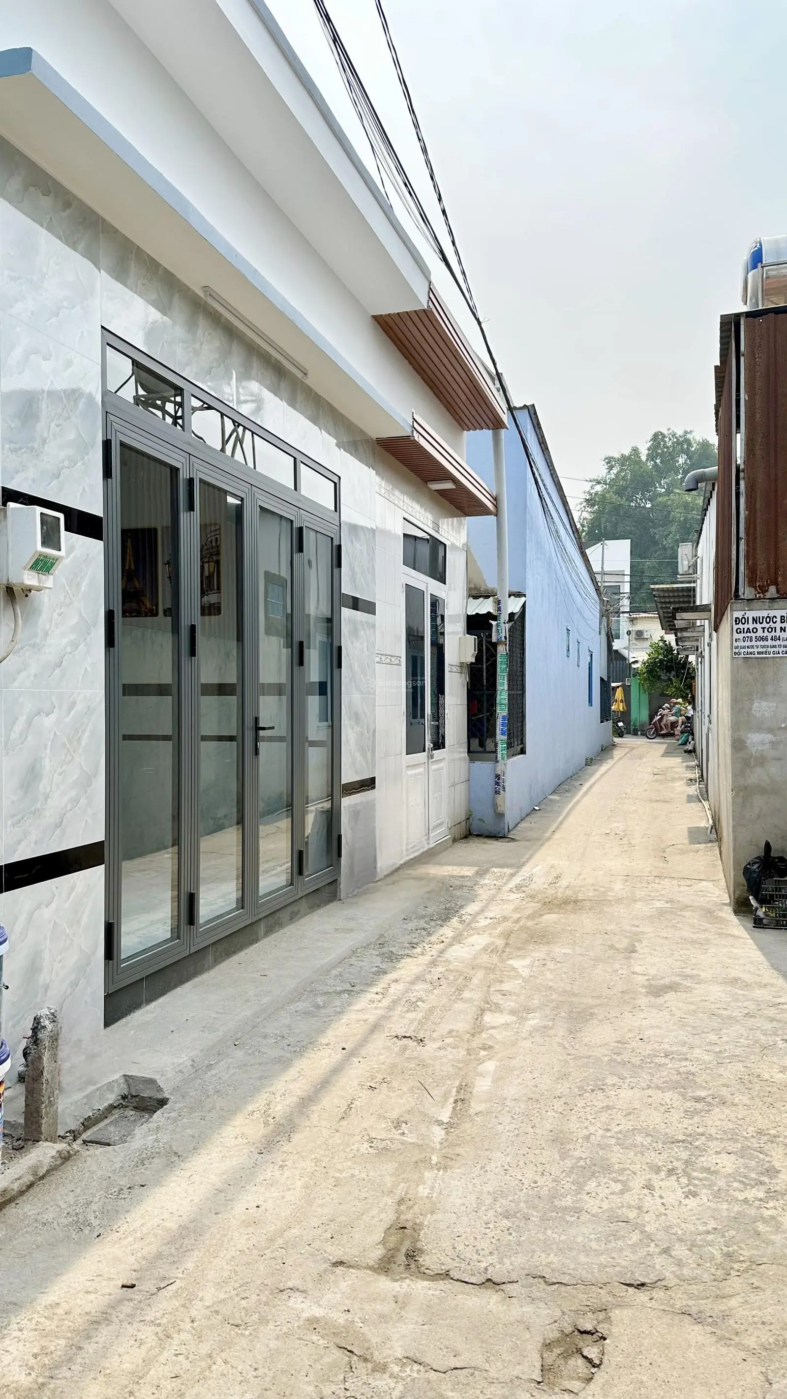 Bán Nhà 2 phòng ngủ gần chợ Xuân Thới Thượng