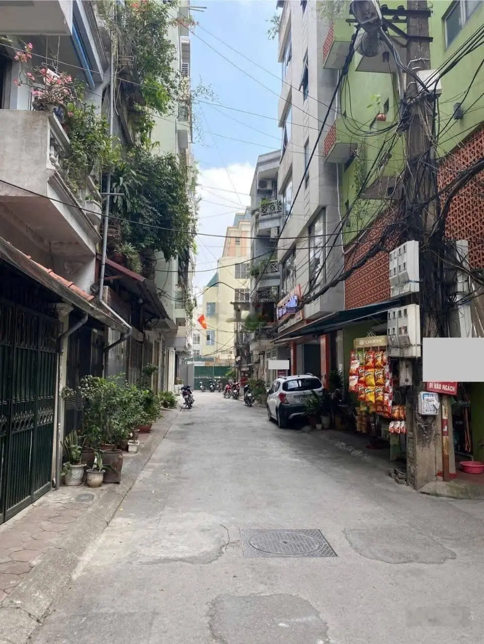 B.án nhà phân lô Cầu Giấy giá rẻ . Diện tích 50m2 mặt tiền 3.6M , ô tô vào nhà , 2 thoáng