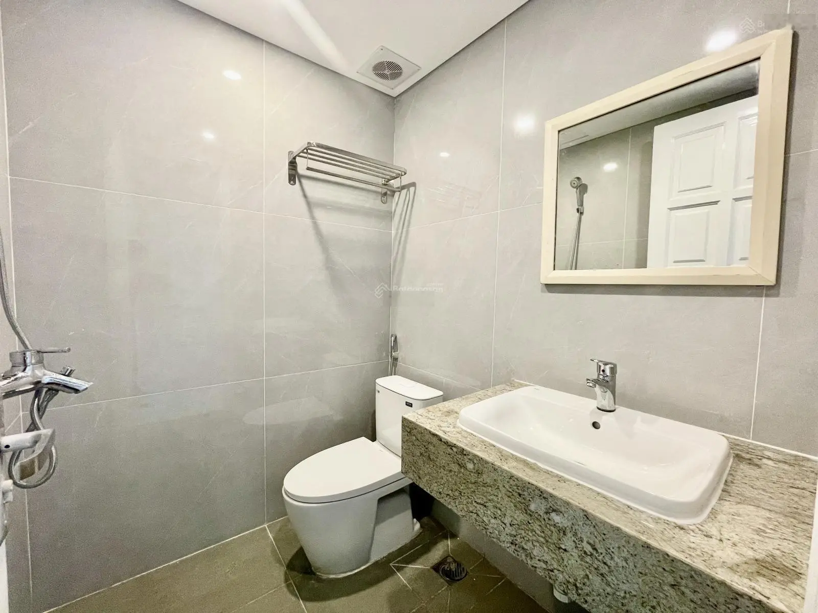 Chính chủ bán toà CCMN 11 phòng full NT, 70m2x7 tầng thang máy, lô góc, Doanh thu 800tr/năm, 14 Tỷ