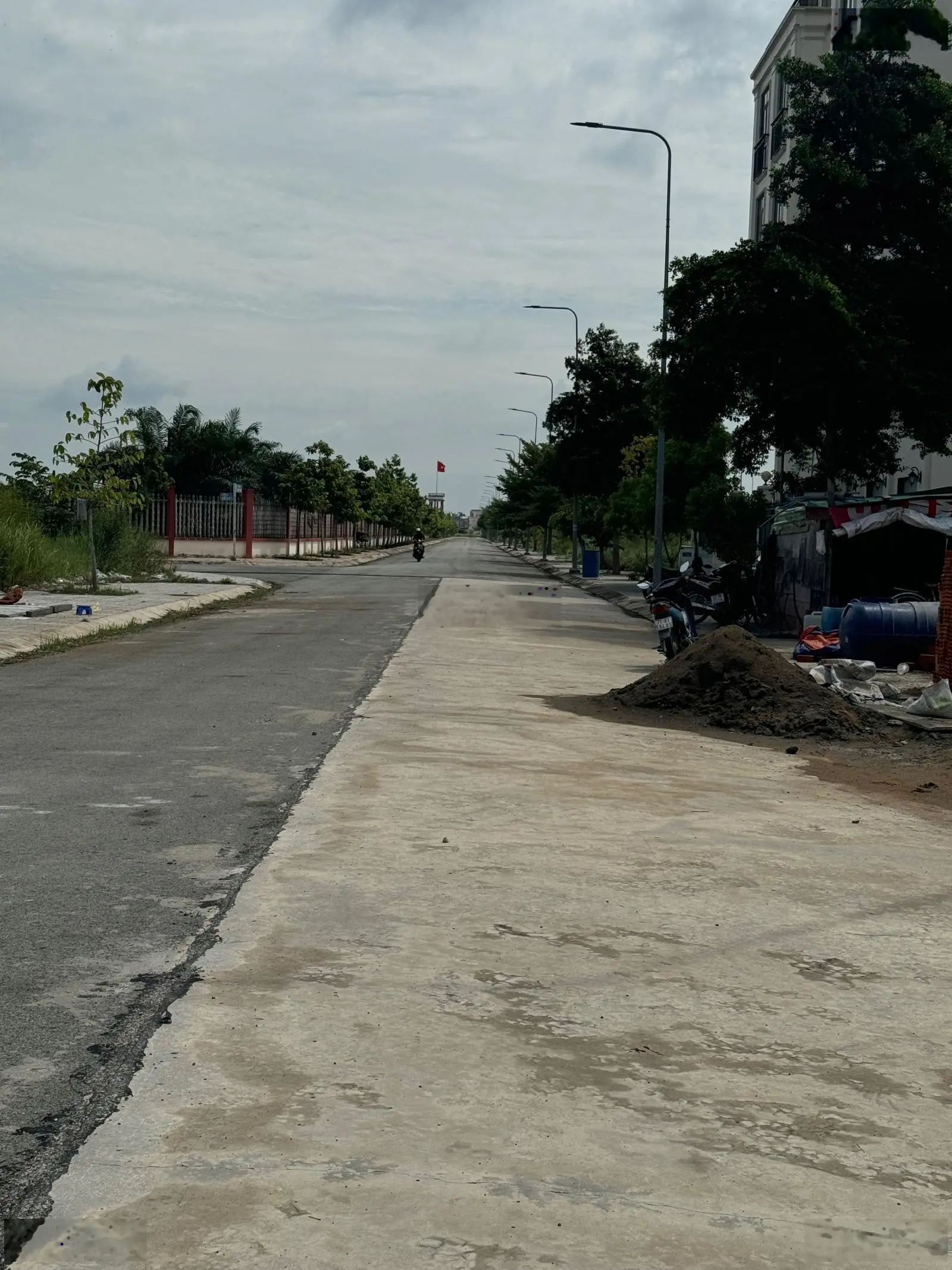 Bán biệt thự view công viên , 10x 17.5 Kdc Tân đô , đương 11D , giá chỉ 2 tỷ 900 triệu