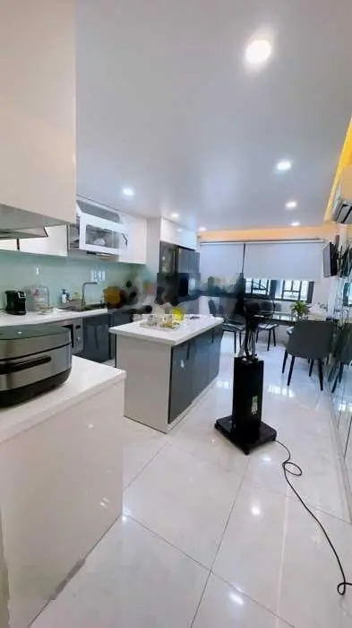 Nhà đẹp Q4 SHR 24m2 vuông vức đẹp. Hoàn công đủ 5 tầng BTCT. 10m ra đường Số 39. Nhỉnh 4 tỷ