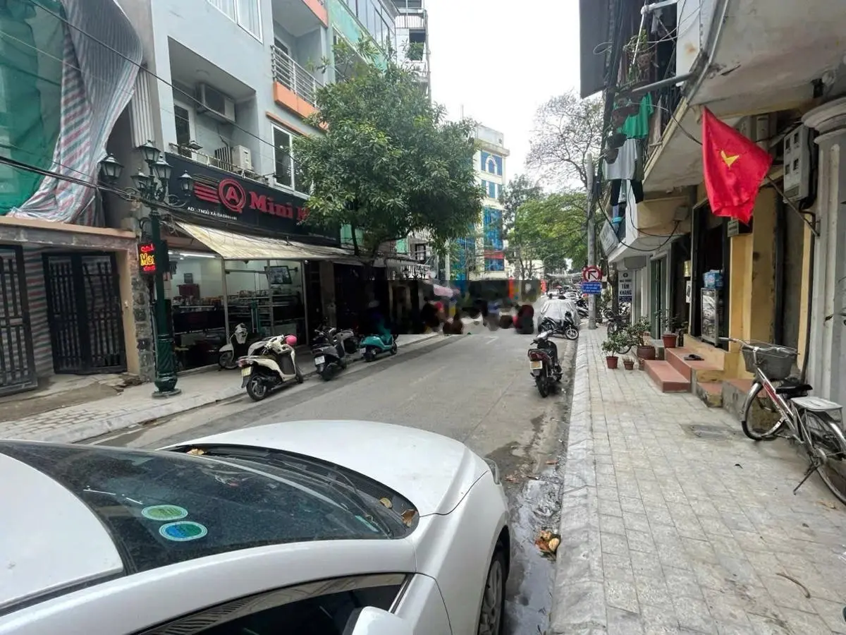 Bán nhà quận Ba Đình diện tích (85 m2) giá chỉ nhỉnh 30 tỷ diện tích rộng giá rẻ. Ko có căn thứ 2
