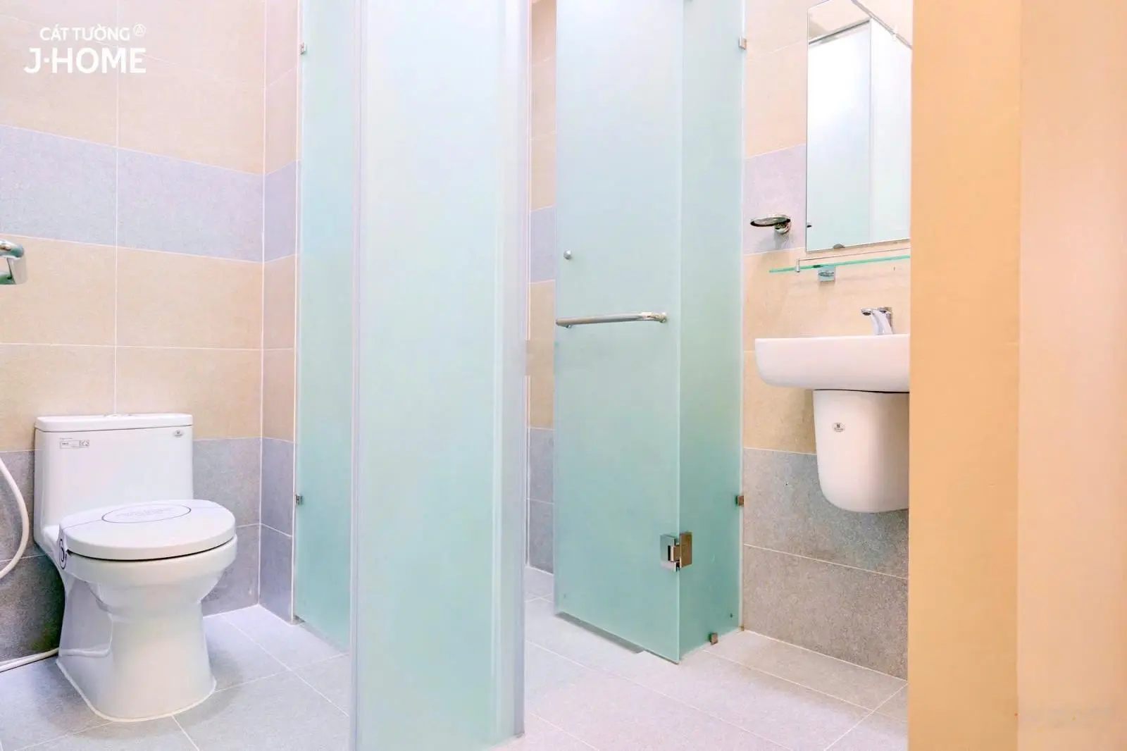 Bán nhà 3 lầu , 100m2 ngay Ngã tư Bình Chuẩn, TP Thuận An, Bình Dương chỉ 3 tỷ 2