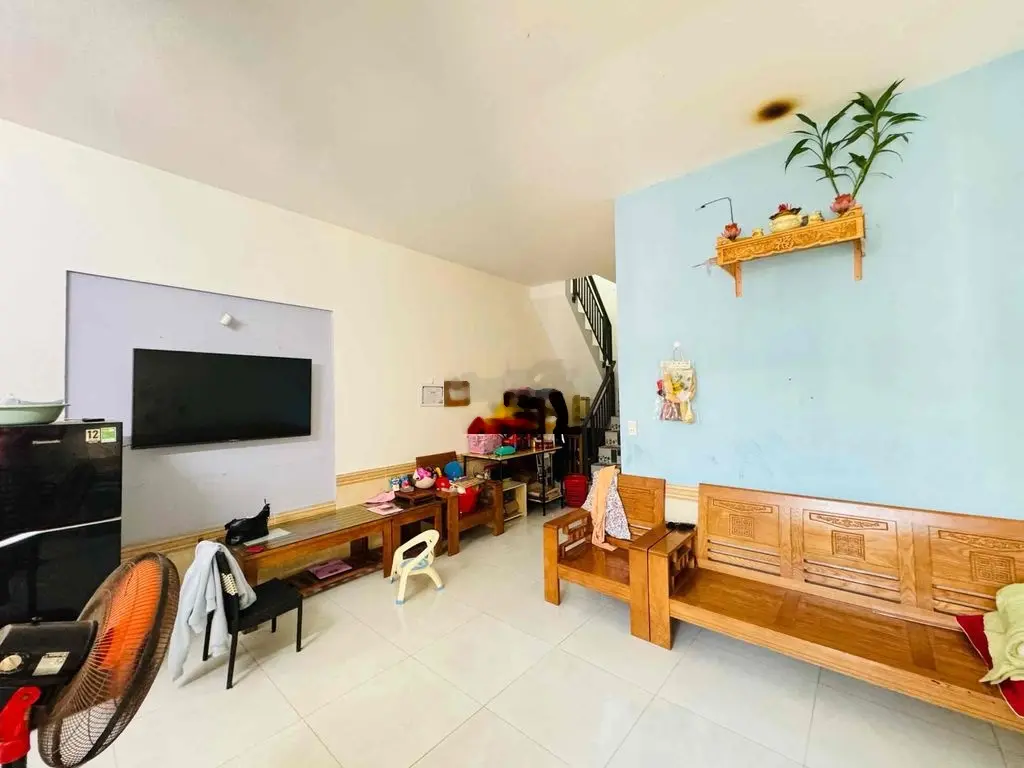 nhà 2 tầng kiệt xe tải Bình Kỳ