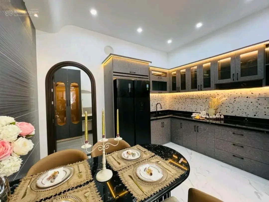 Chính chủ bán nhà 37m2 Hoàng Diệu, P4, Q4. Ngay cầu Ông Lãnh, xây 1 trệt 1 lầu. Gía 2 tỷ
