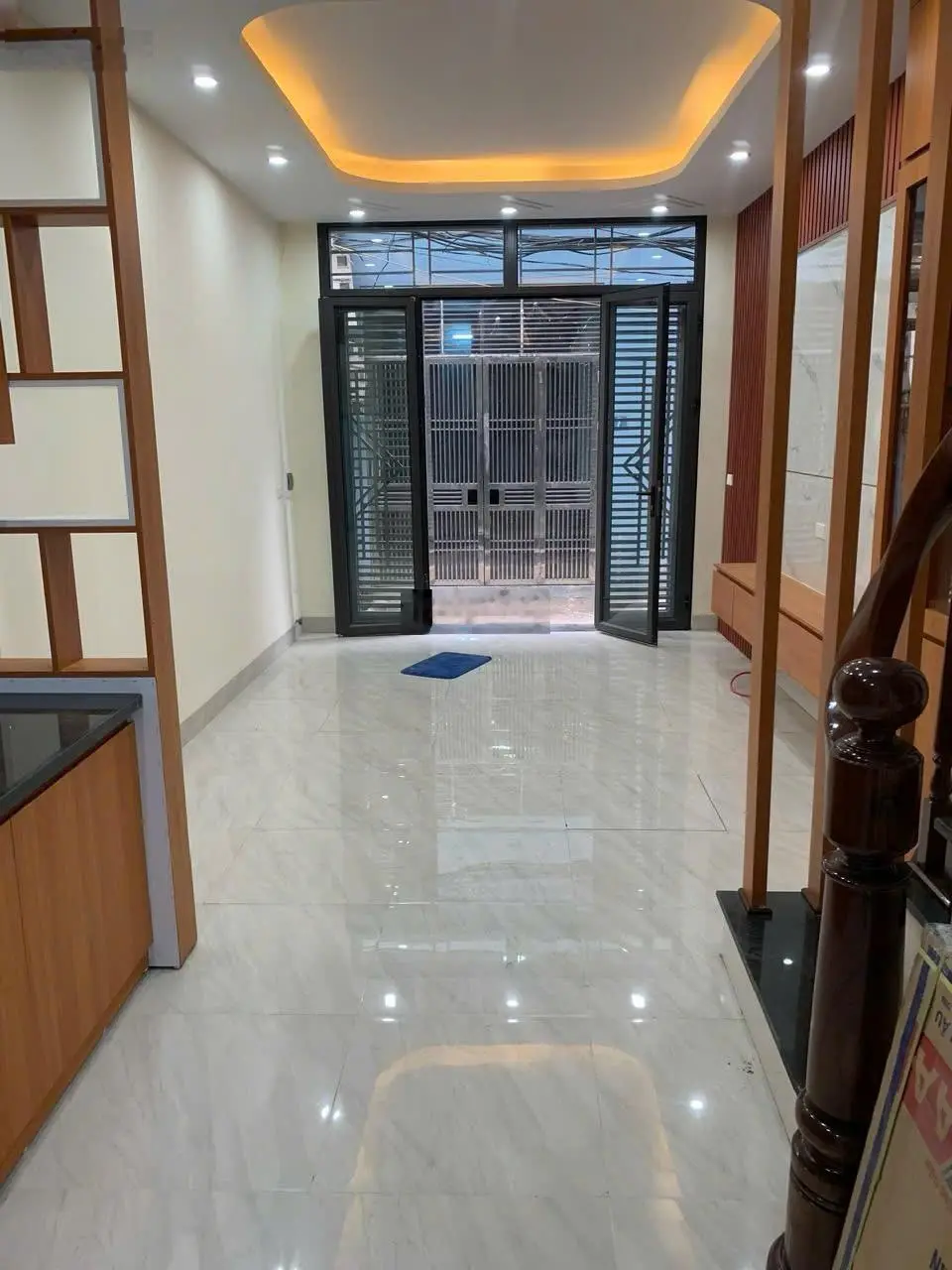 Bán nhà Tổ 12 cạnh khu đô thị, 20m ra đường ô tô tránh nhau, 5 tầng 4 phòng ngủ full nội thất