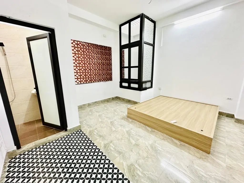 Bán nhà ngõ 142 Âu Cơ, 80m2, 5 tầng, thang máy 20m ra mặt phố, nhà đẹp ở ngay chỉ 13.2 tỷ.