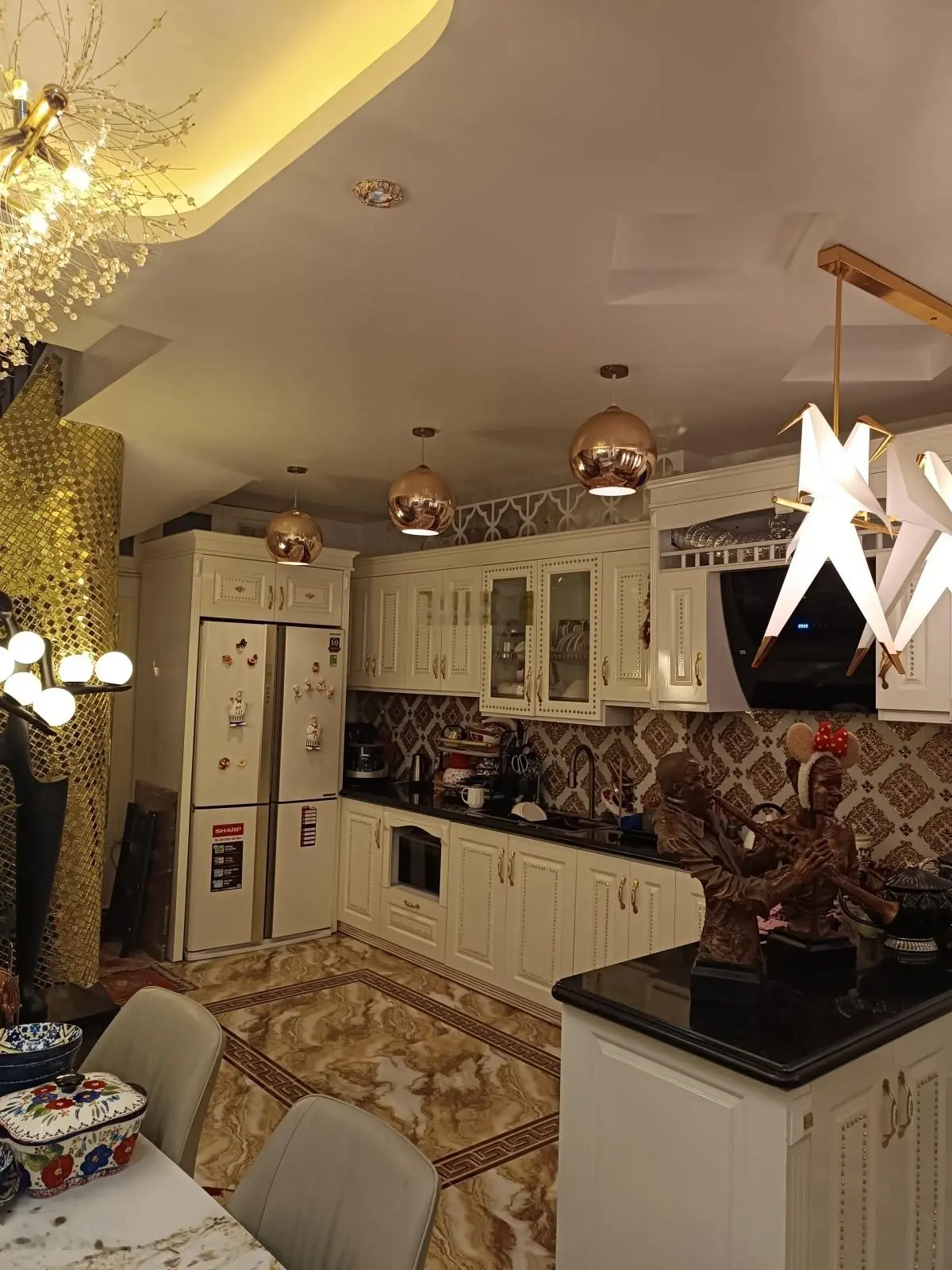 Bán gấp nhà riêng đường Bưởi 78m 4Tg MT 5m hơn 10 tỷ phân lô ôtô đỗ cổng full nội thất xịn sò.