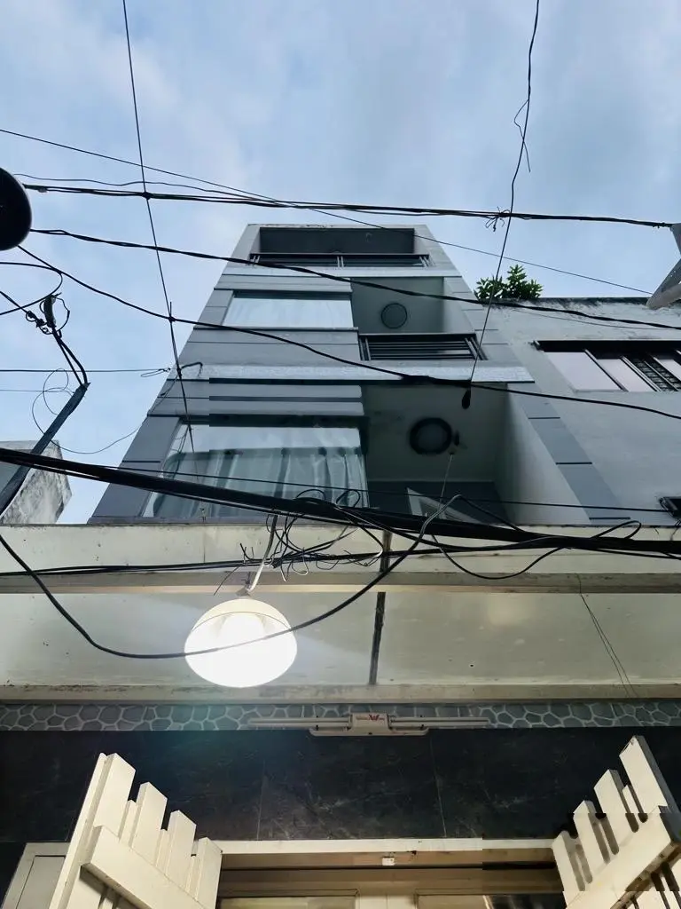 Bán nhà Đoàn Văn Bơ Quận 4 - 4 tầng - 33m2 - 3 tỷ nhỉnh - hẻm 4m thông - tiện kinh doanh