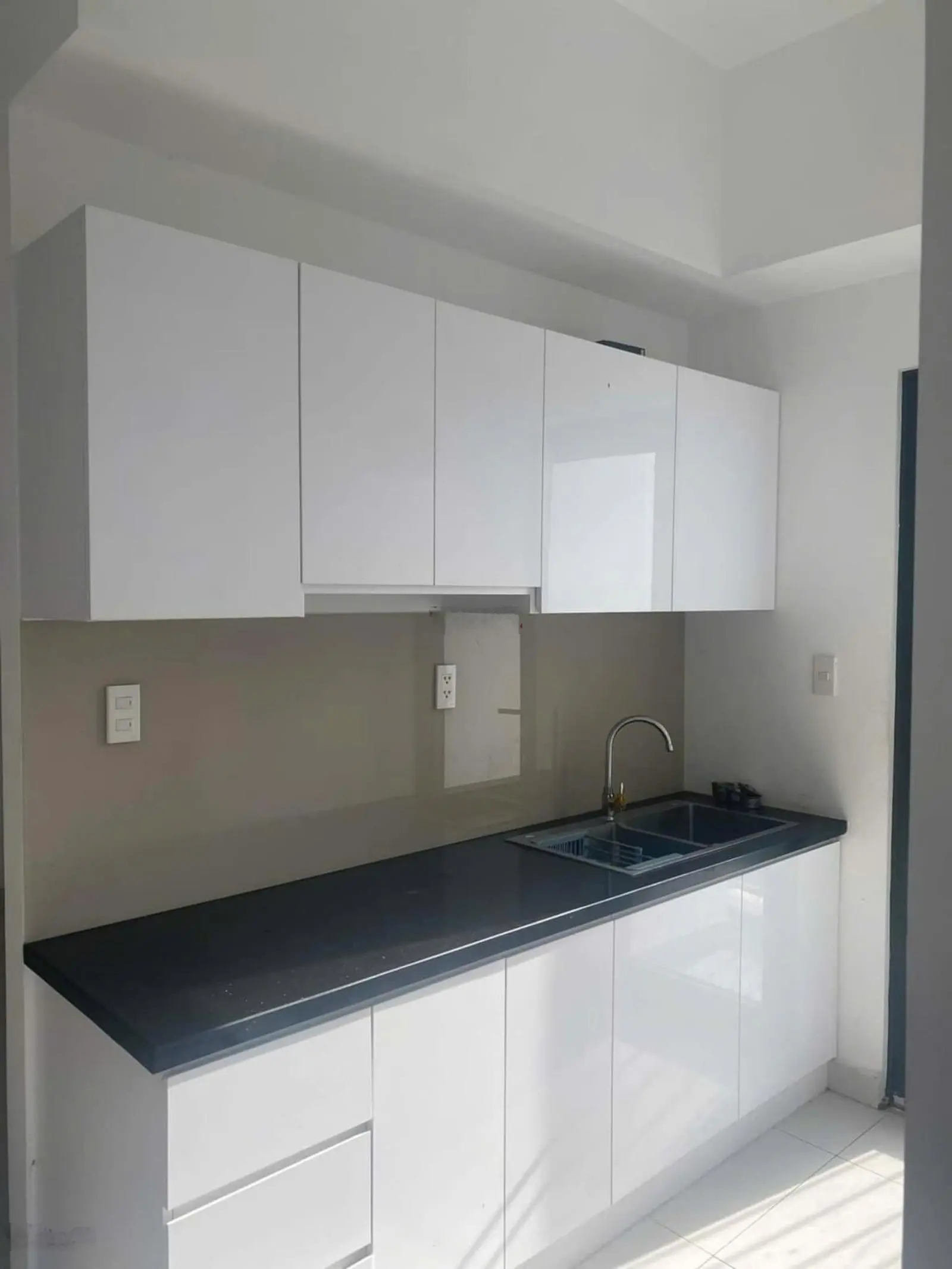 Kẹt tiền bán gấp căn hộ Ricca Q9 liền kề Q2 1PN+1 57m2. Nhà mới đã có sổ giá 1 tỷ 850