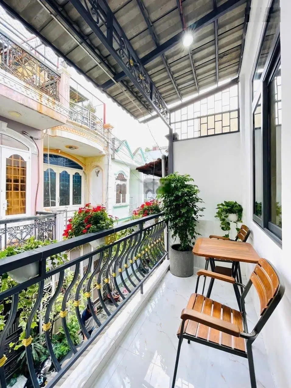 GẤP! Bán nhà riêng tại Đường Cô Bắc Quận 1 - Giá 2,89 tỷ - DT:44m2, 2 PN. Sổ riêng/ có hỗ trợ vay