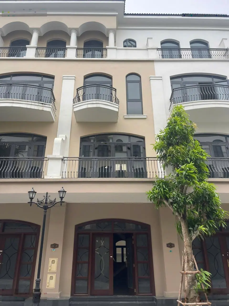Căn liền kề 63m2 rẻ nhất dãy Chà Là không số nhỉnh 100tr/m thông thẳng trục công viên to nhất PK