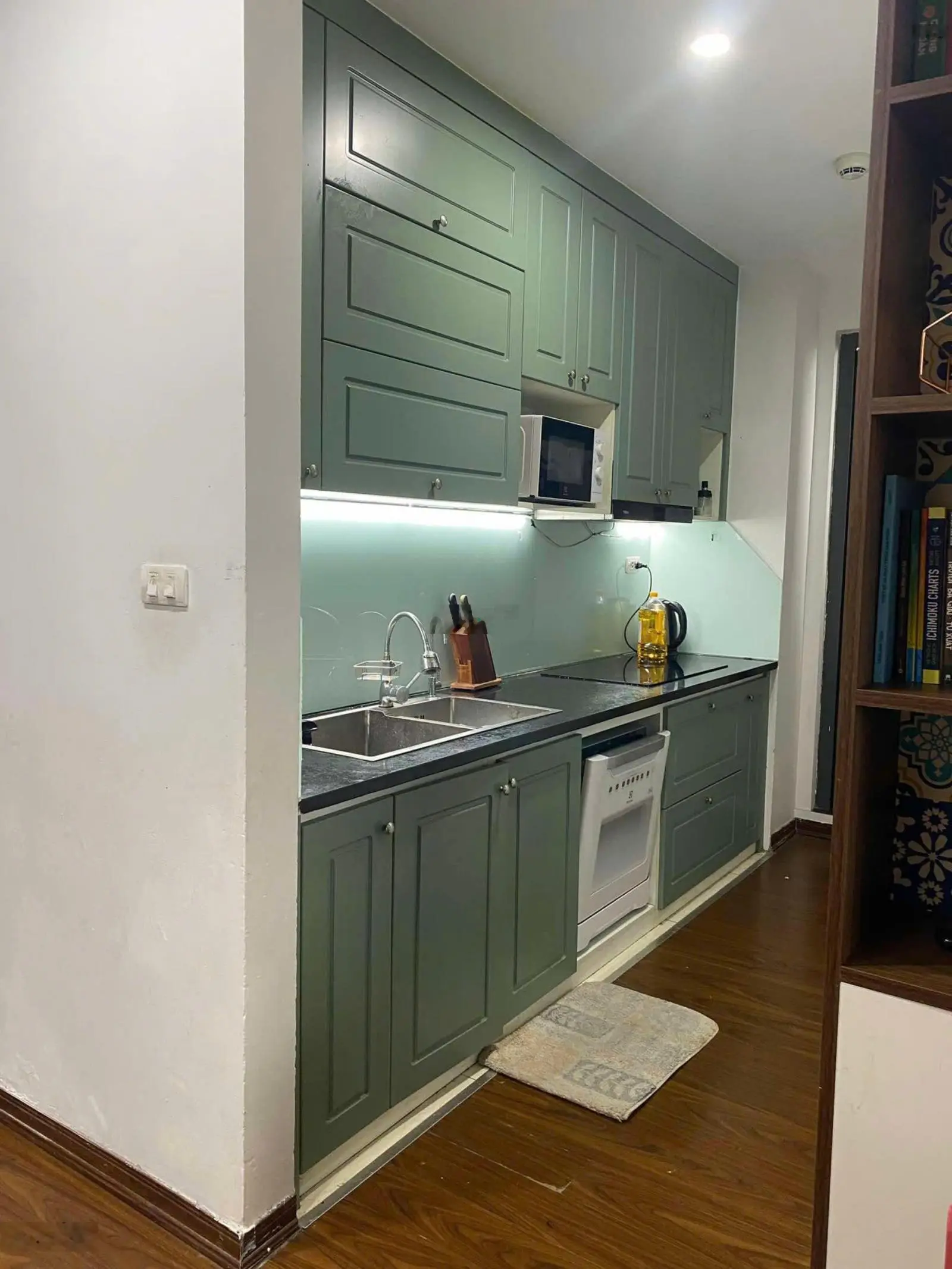 Chính chủ bán căn 70m giá 3.9 tỉ tầng trung, sổ đỏ chính chủ