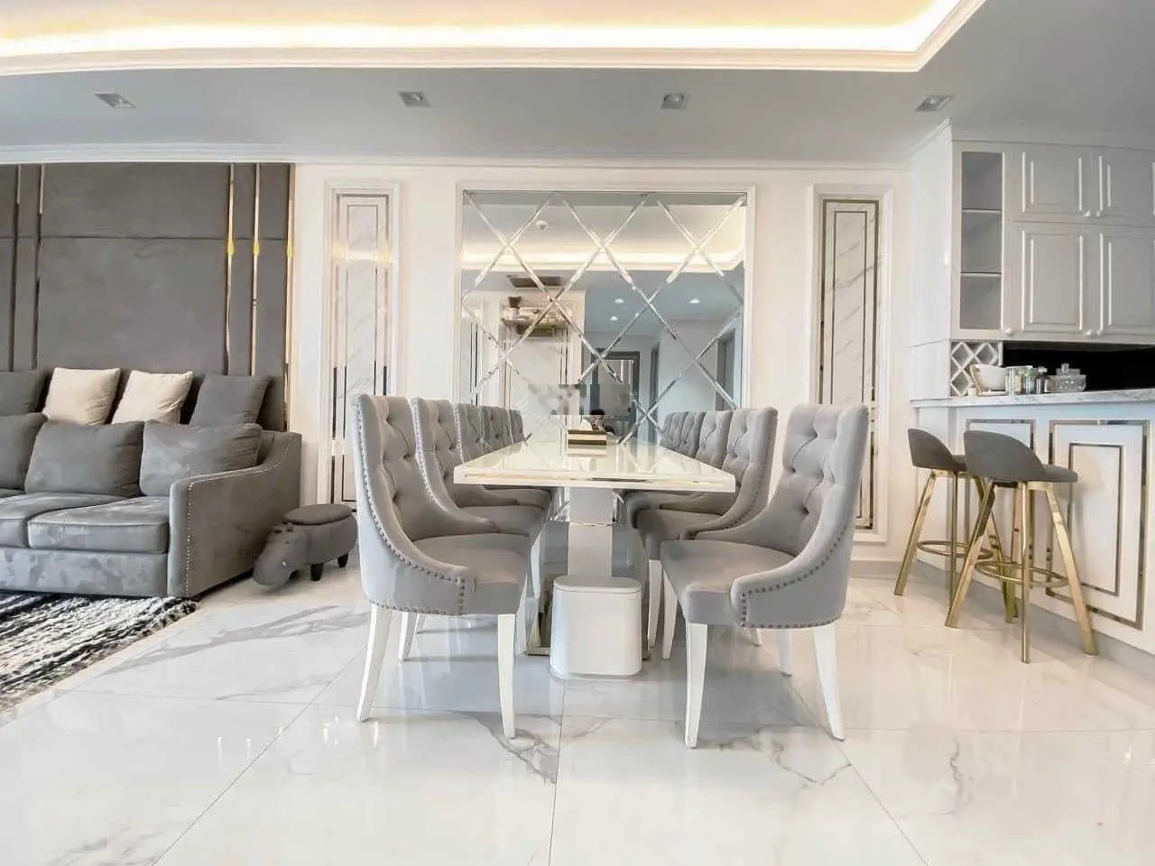 Cần bán CHCC Central Garden(chợ Nga) Võ Văn Kiệt, Quận 1. DT 80m2 - 2PN 2WC giá 3,9 tỷ (Có sổ hồng)