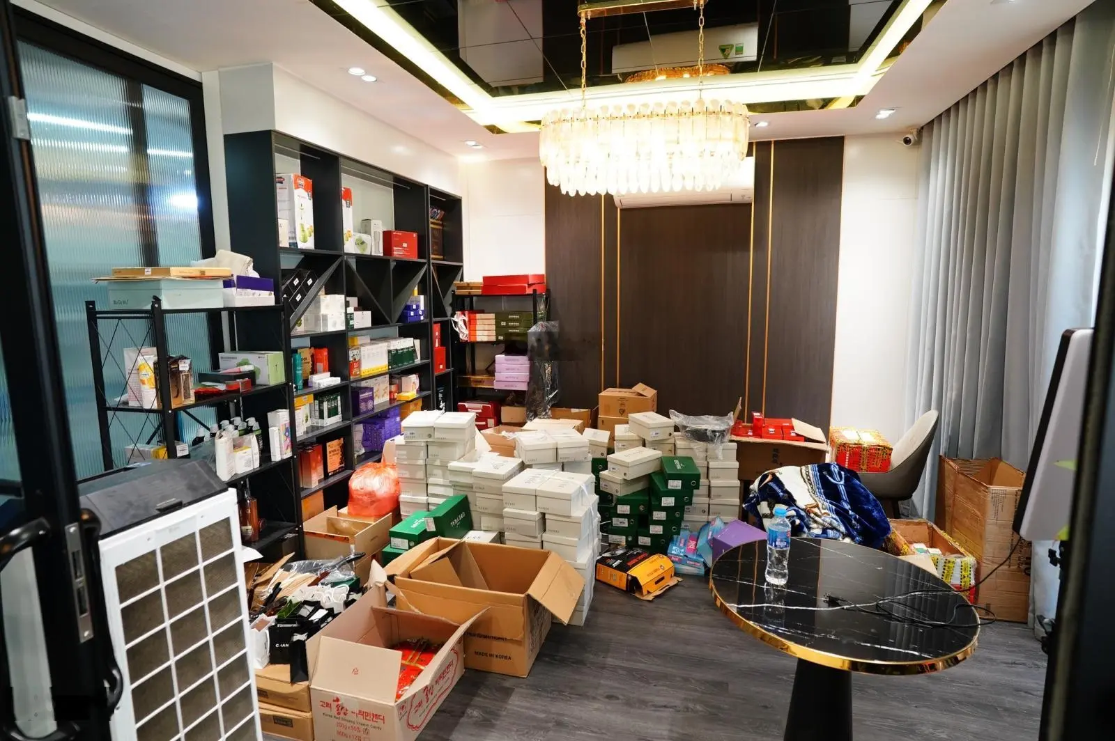 Bán mặt hồ 7 Mẫu 135 Đội Cấn, vỉa hè, 2 làn ô tô, kinh doanh dt: 75m2, 5 tầng, giá: 26 tỷ