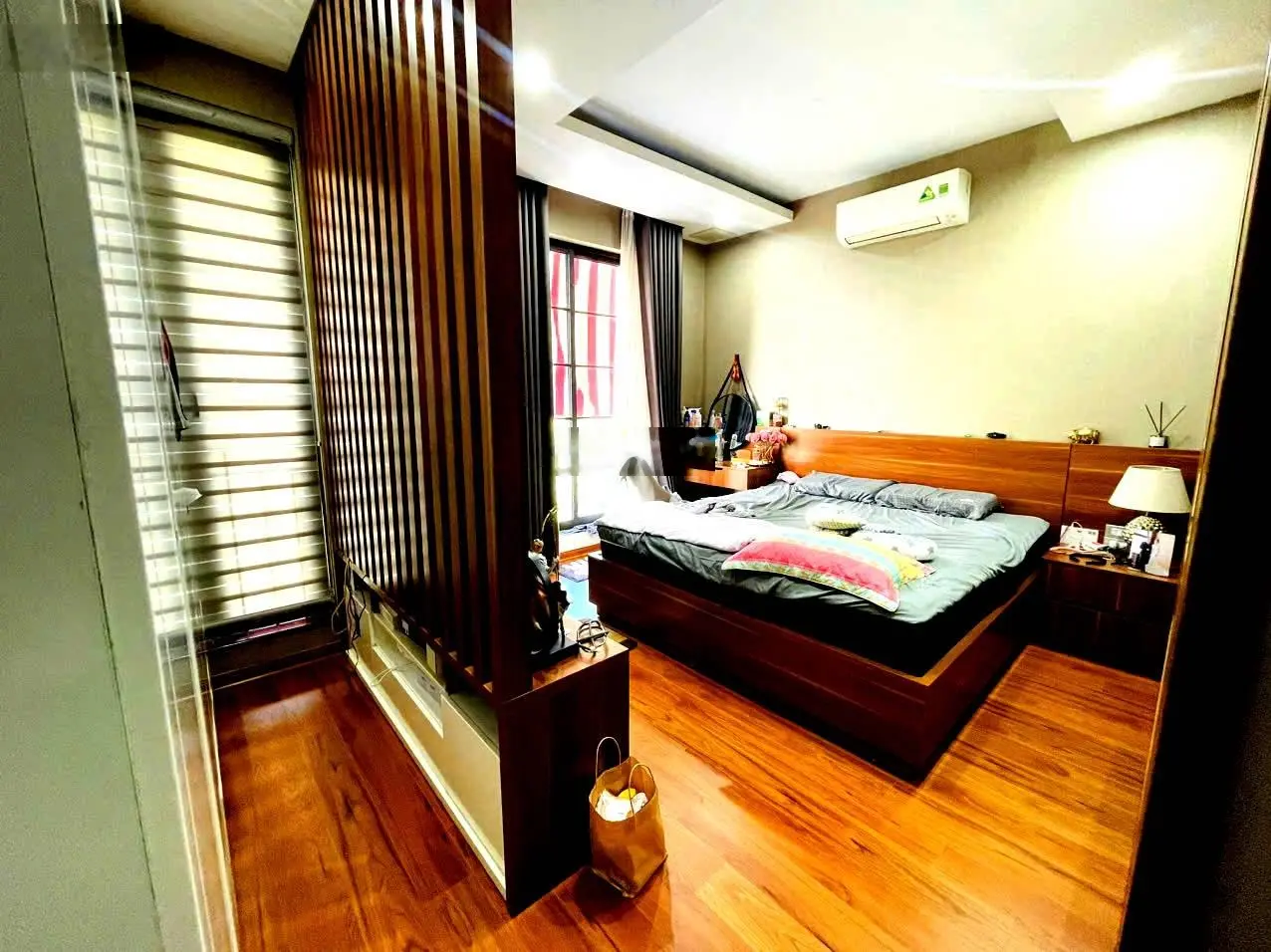 Bán nhà liền kề khu vip - kinh doanh - 2 thoáng - vỉa hè 2 bên rộng - DT 83m2 - MT 5m - giá 26,2 tỷ