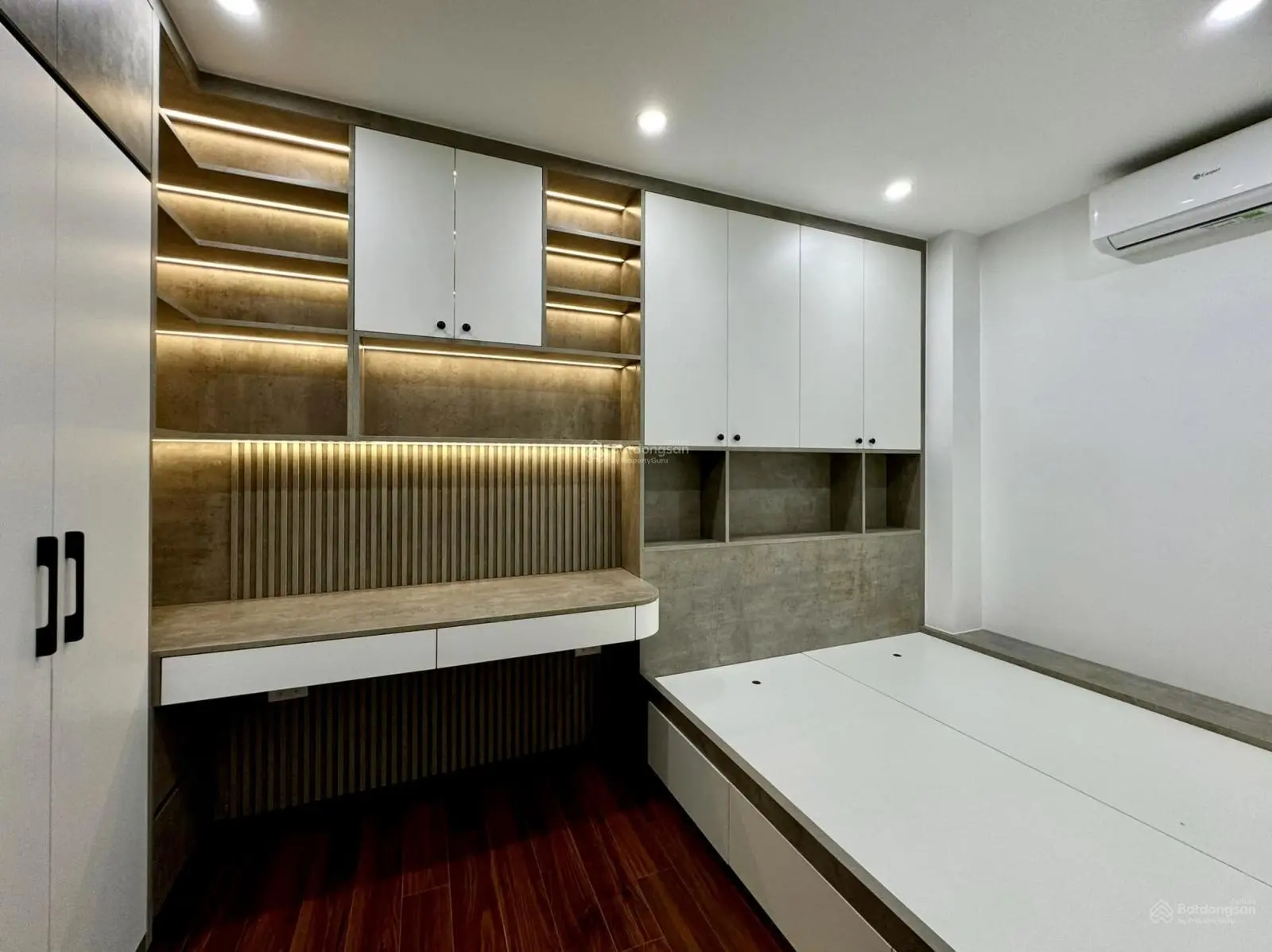 17B Bán NR đẹp tại Huỳnh Thúc Kháng, 18 tỷ, 60m2, 6PN, 4WC