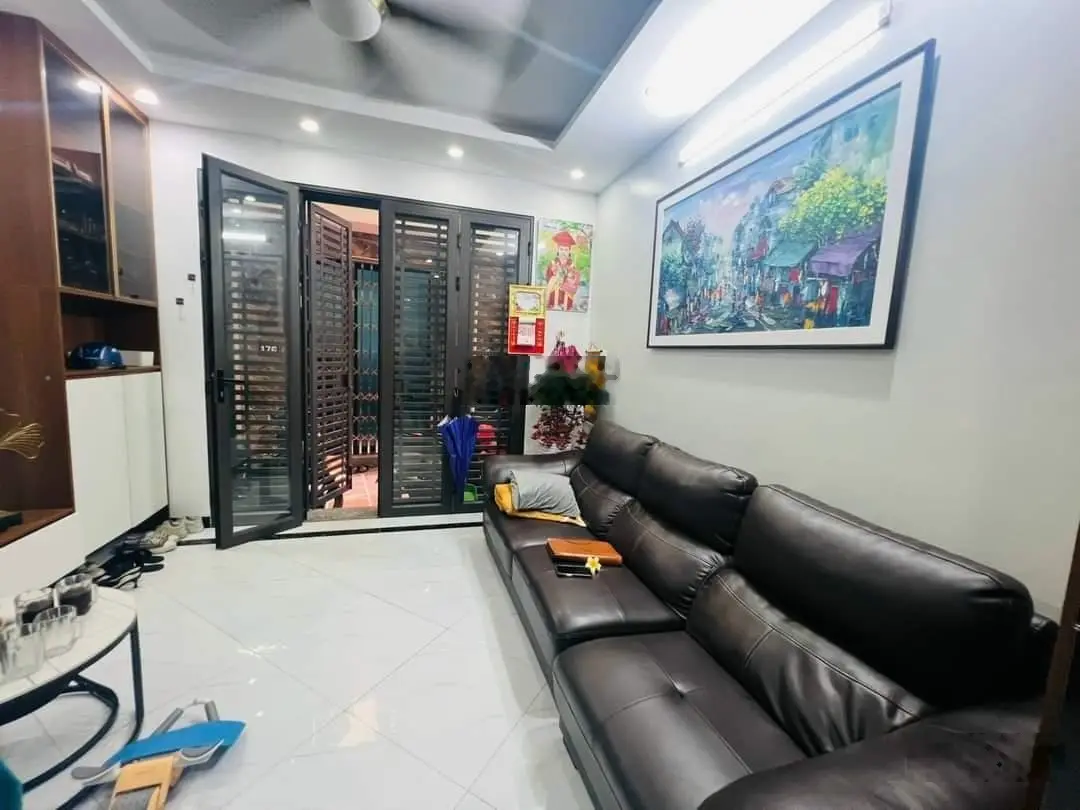 Bán nhà Đức Diễn, Bắc Từ Liêm xây mới 5 tầng lô góc, 5 tỷ