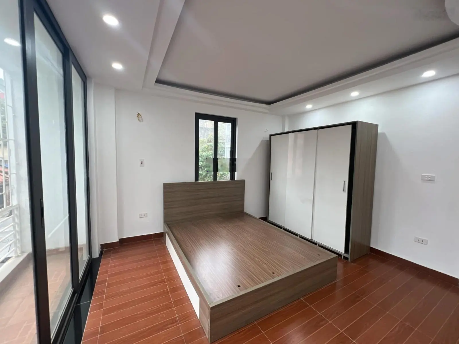 Nhanh thì còn! Bán nhà Thuỵ Khuê 50m2 - 5 tầng - mặt ngõ chợ kinh doanh - gần phố - nhỉnh 12 tỷ