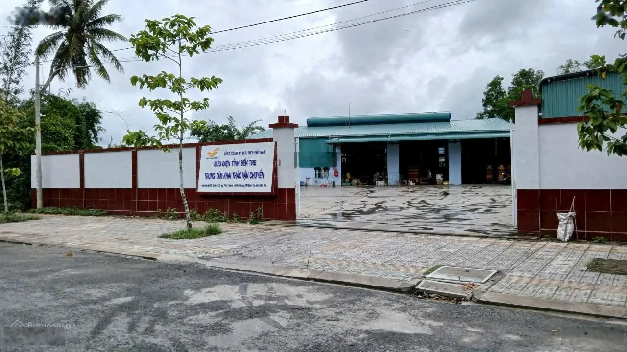 GĐ em cần bán đất Bến Tre gần vòng xoay Đại Lộ Đông Tây DT 570m2 (10x57m) 50m2 thổ cư ĐT 0906 309 ***