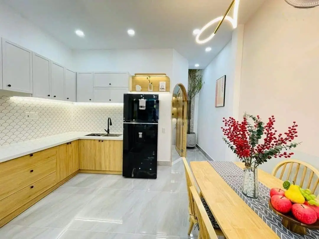 Bán nhà 2 tầng 31m2 chỉ 1tỷ850 Cao Thắng, P12, Q10. Gần BV Bình Dân, chợ Hồ Thị Kỹ. Sẵn sổ, hẻm 6m.