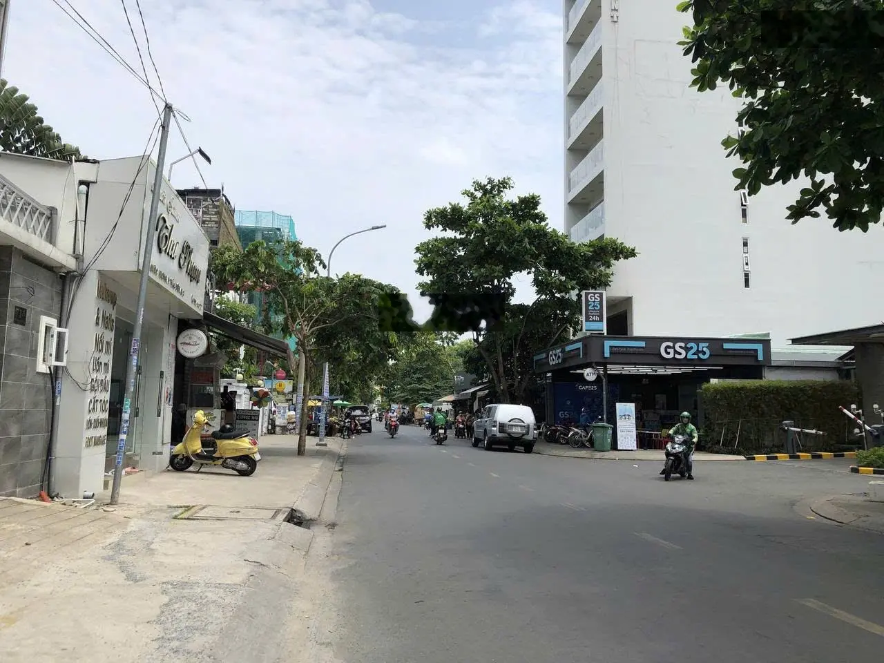 Bán biệt thự mặt tiền đường ngay Quốc Hương,Thảo Điền.DT 12x30 (360m2) 3 tầng HDT 50tr/th chỉ 53 tỷ