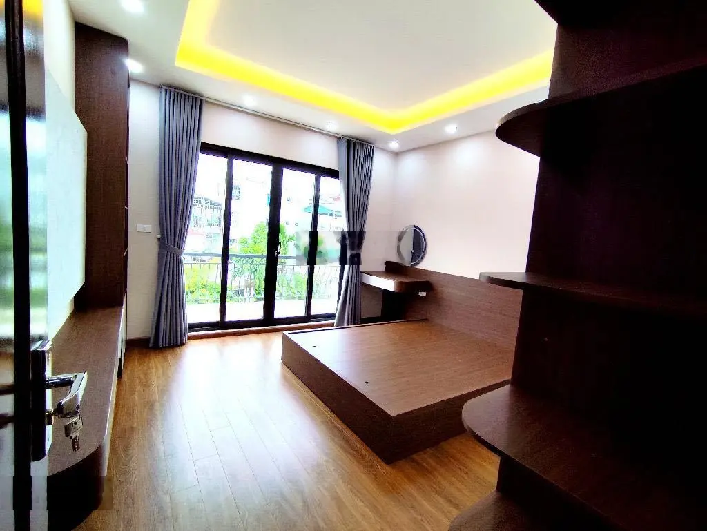 Tôi cần bán nhà đẹp phố Đặng Văn Ngữ - quận Đống Đa MT rộng ô tô kinh doanh tốt, giá rẻ