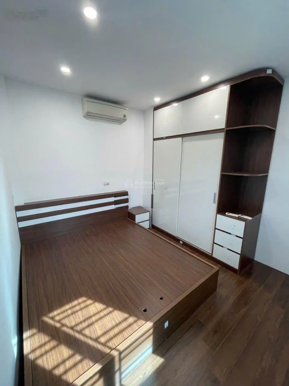 Nhà đẹp vĩnh quỳnh , quỳnh đô, 5 tầng , đầy đủ nội thất sịn