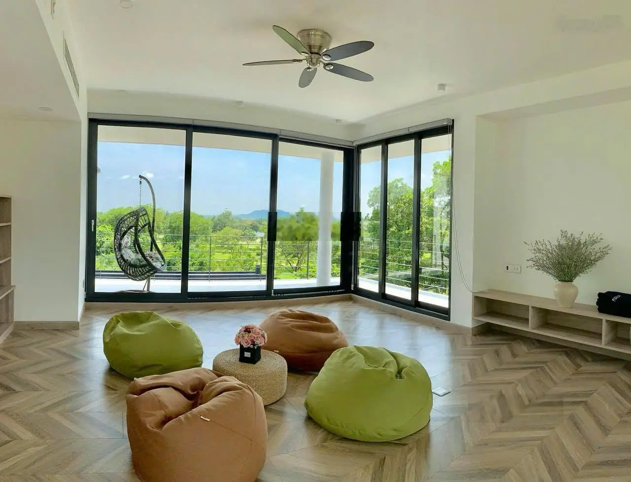 Bán căn villa 1100m trong sân golf Tam Đảo,