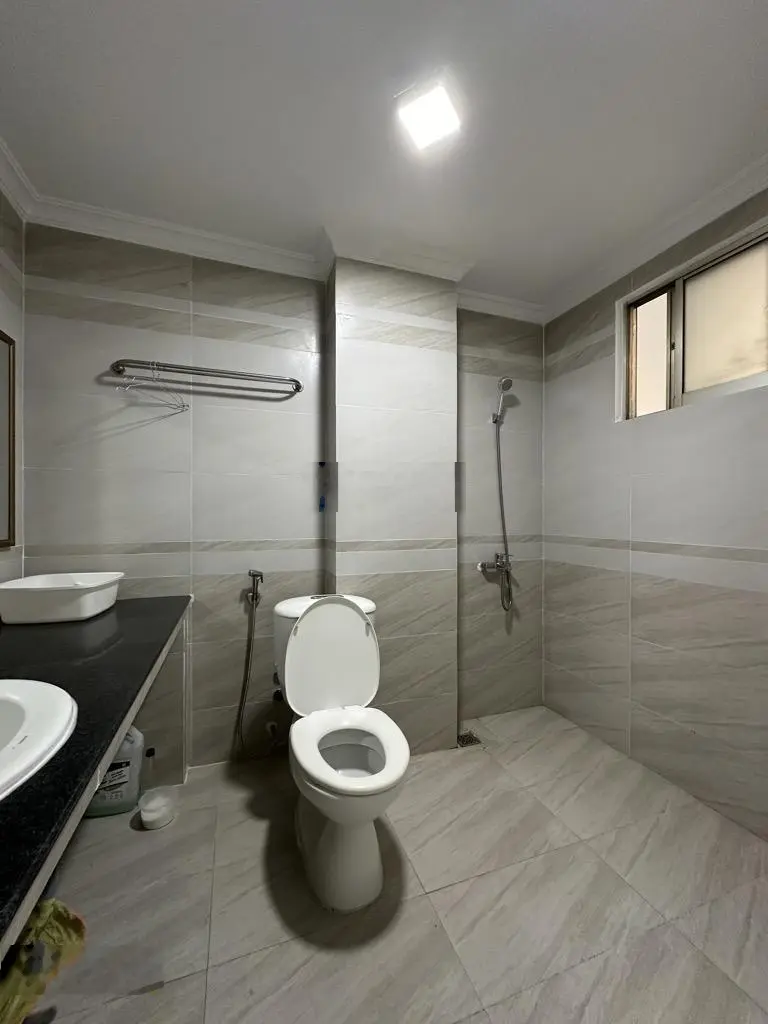 Bán nhà 4 tầng - 60m2 (4 x 15) - 2 mặt hẻm, xe hơi vô nhà, Nguyễn Hồng Đào, Tân Bình, Chỉ 11 tỷ x