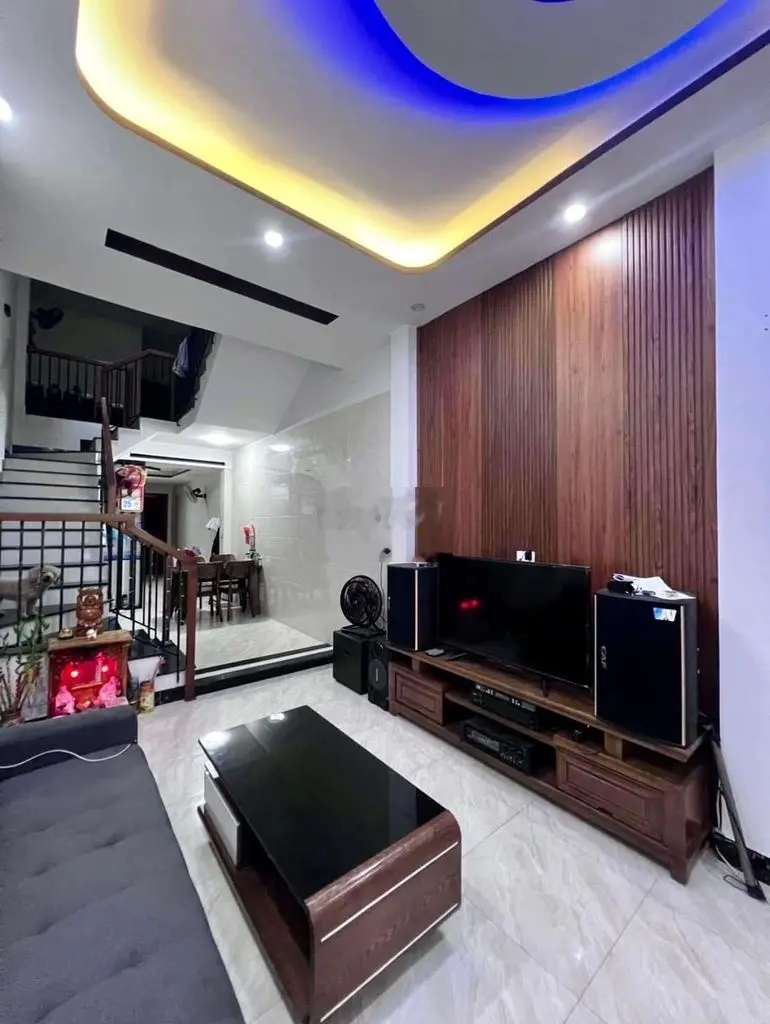 Sụp hầm nhà 3 tầng mặt tiền Phạm Cự Lượng, đầy đủ nội thất,