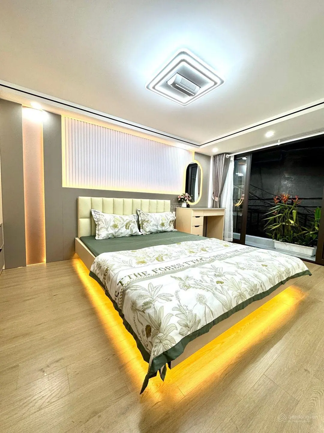 Thành lập công ty thiếu tiền bán nhà Đống Đa 5 tầng 3 ngủ đầy đủ công năng ngõ rộng thông thoáng