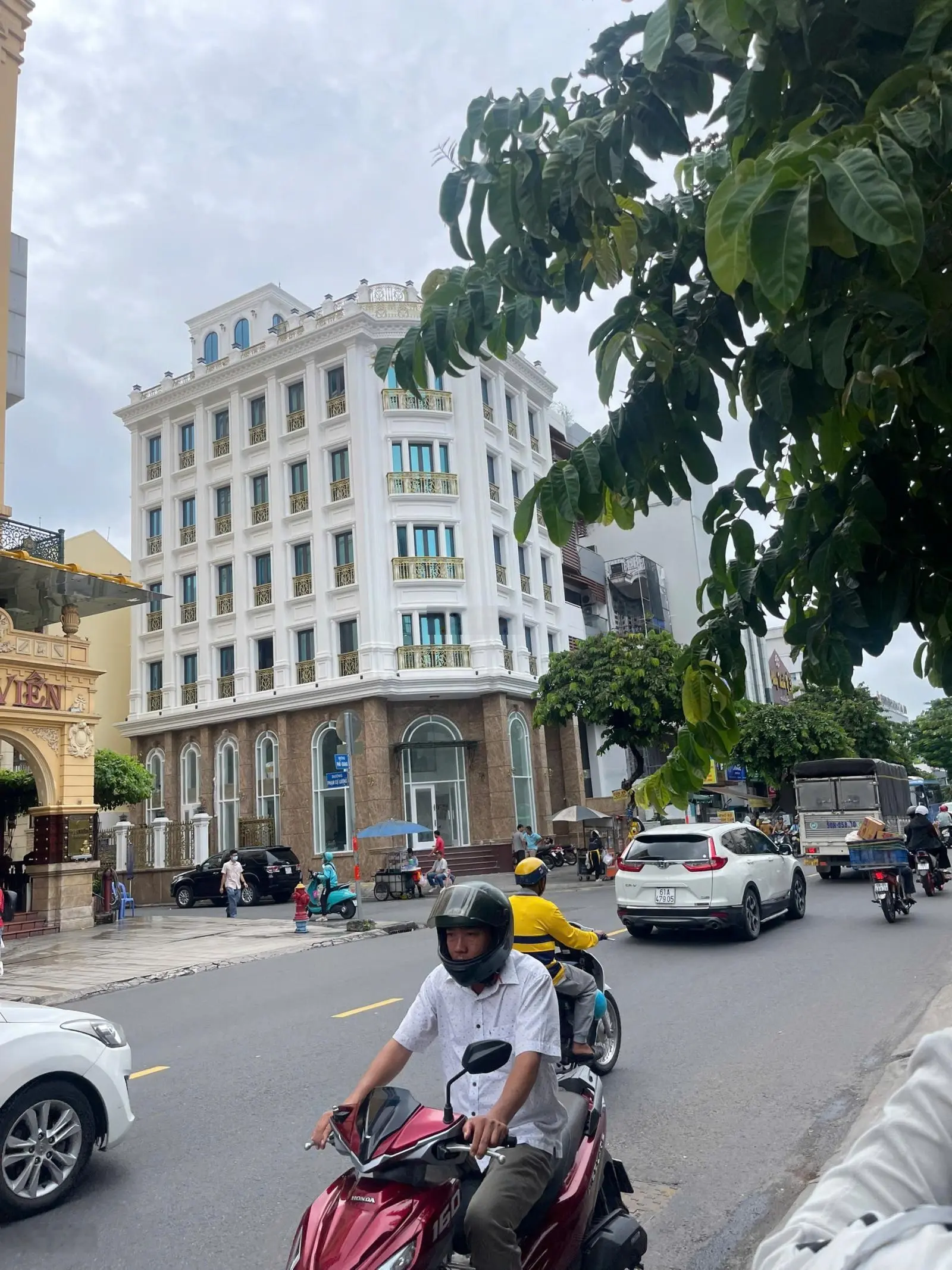 8 x 35m, bán tòa nhà CHDV 2 mặt tiền Hoàng Văn Thụ (Hầm - 7 tầng - giá 53 tỷ)