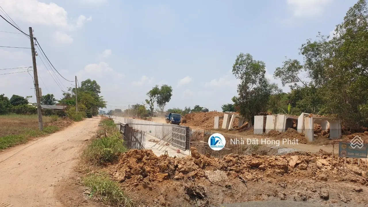 Xưởng bán DT 1000m2, mặt tiền nhựa 10m, gần ngã 3 Giồng, Xuân Thới Thượng - Hóc Môn