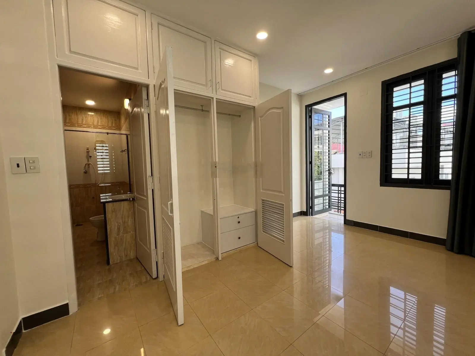 Bá.n nhà 3 tầng đường Củ Chi, P. Vĩnh Hải, Nha Trang.