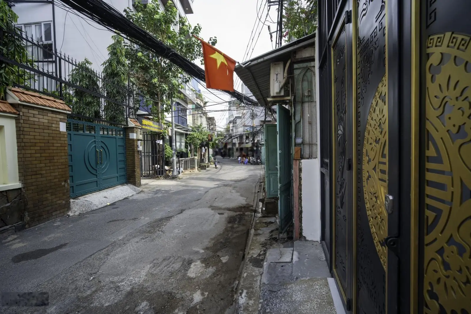 Nhà 1 trệt 1 lầu hẻm ô - tô tránh Trần Quang Diệu, Q.3 ngang 4,3m, xe vào tận nhà