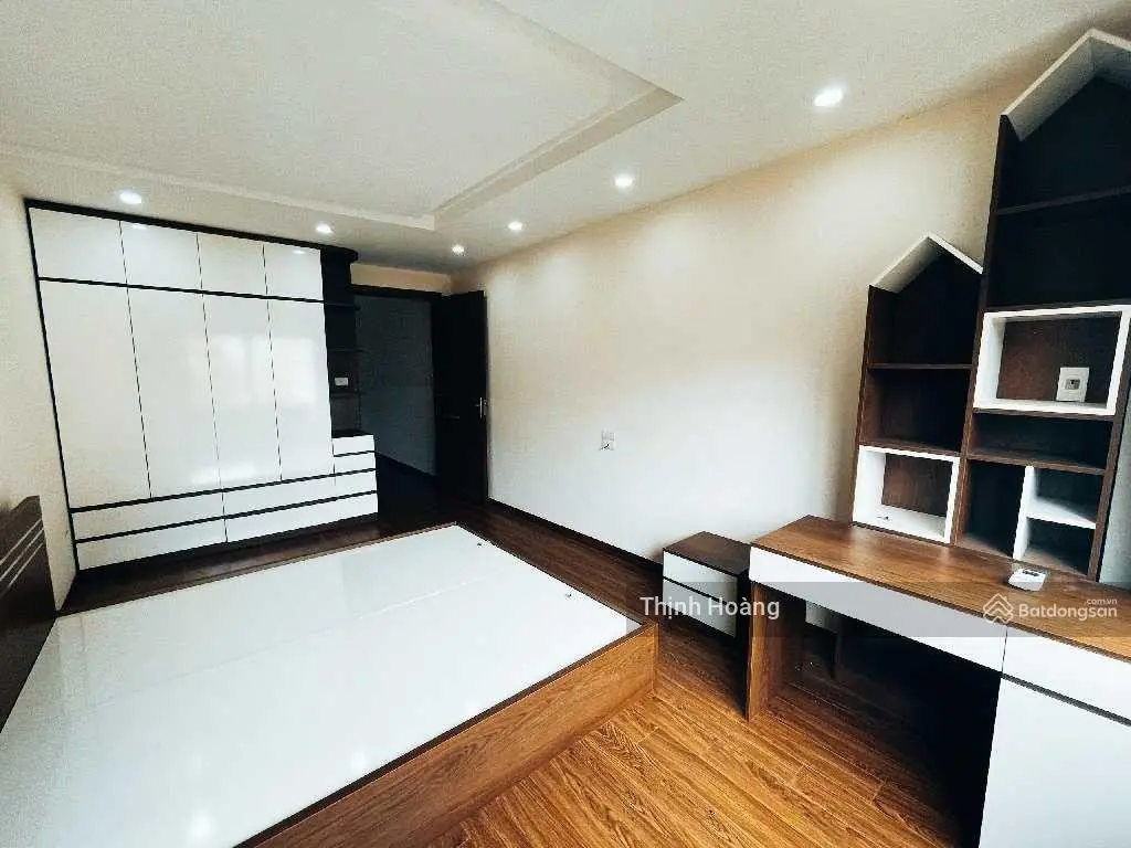 Nhà đẹp: Phố Ngọc Trì diện tích 165m2: 5 tầng full nội thất