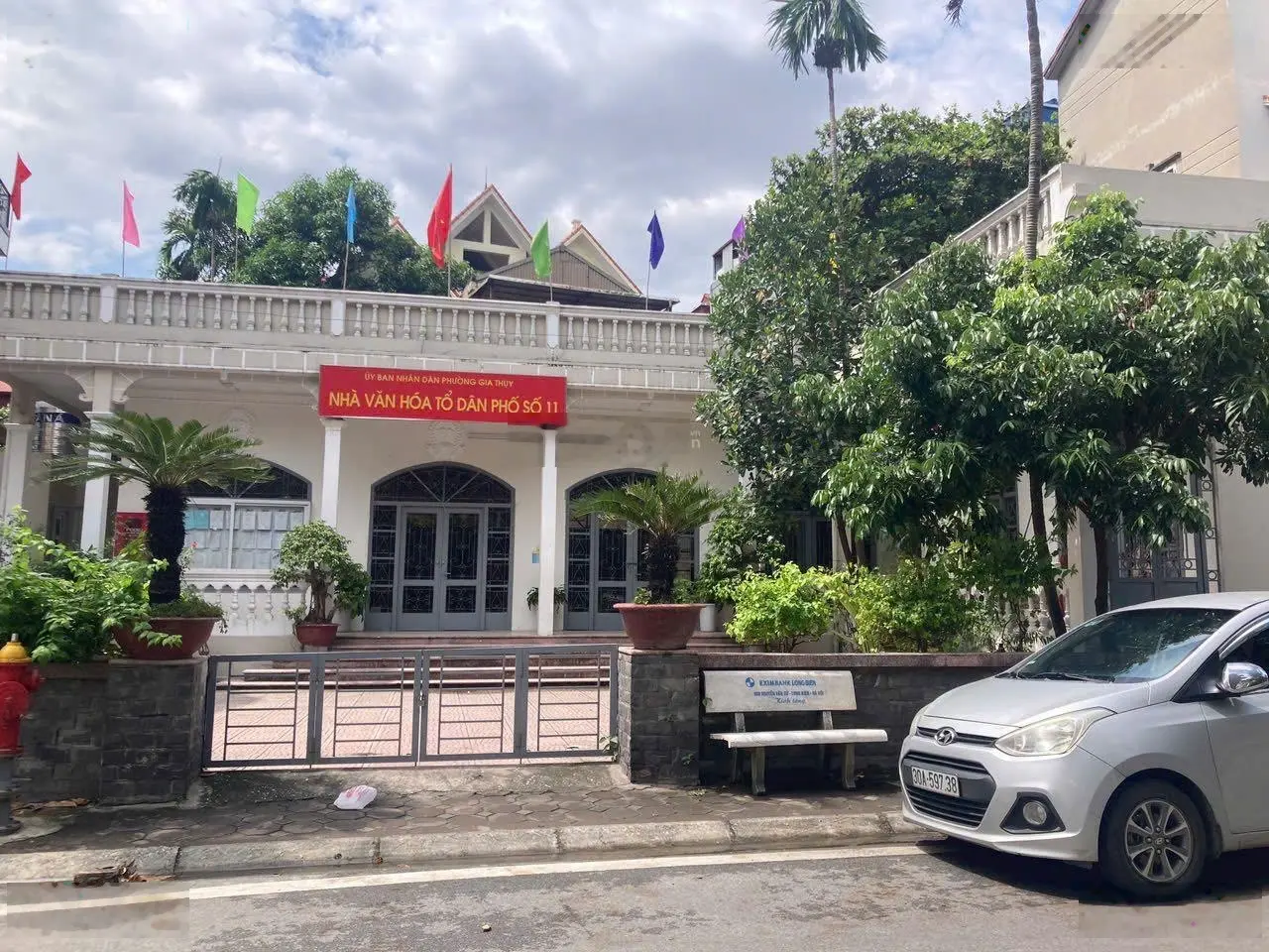 Bán nhà 5 tầng ngay trung tâm Gia Thụy 35m2 mặt tiền và hậu 5.4m Giá có 6.3 tỷ.