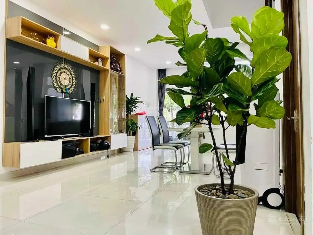 Tôi chính chủ cần bán căn nhà phố Lovera Park 4PN - 4WC 5x16m full NT, giá 7tỷx. LH: 0907 705 ***