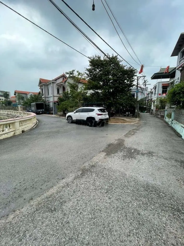 Bán 77m2 đất đông dư , gần hồ điều hoà , ngõ ô tô thông , ô tô vào đất