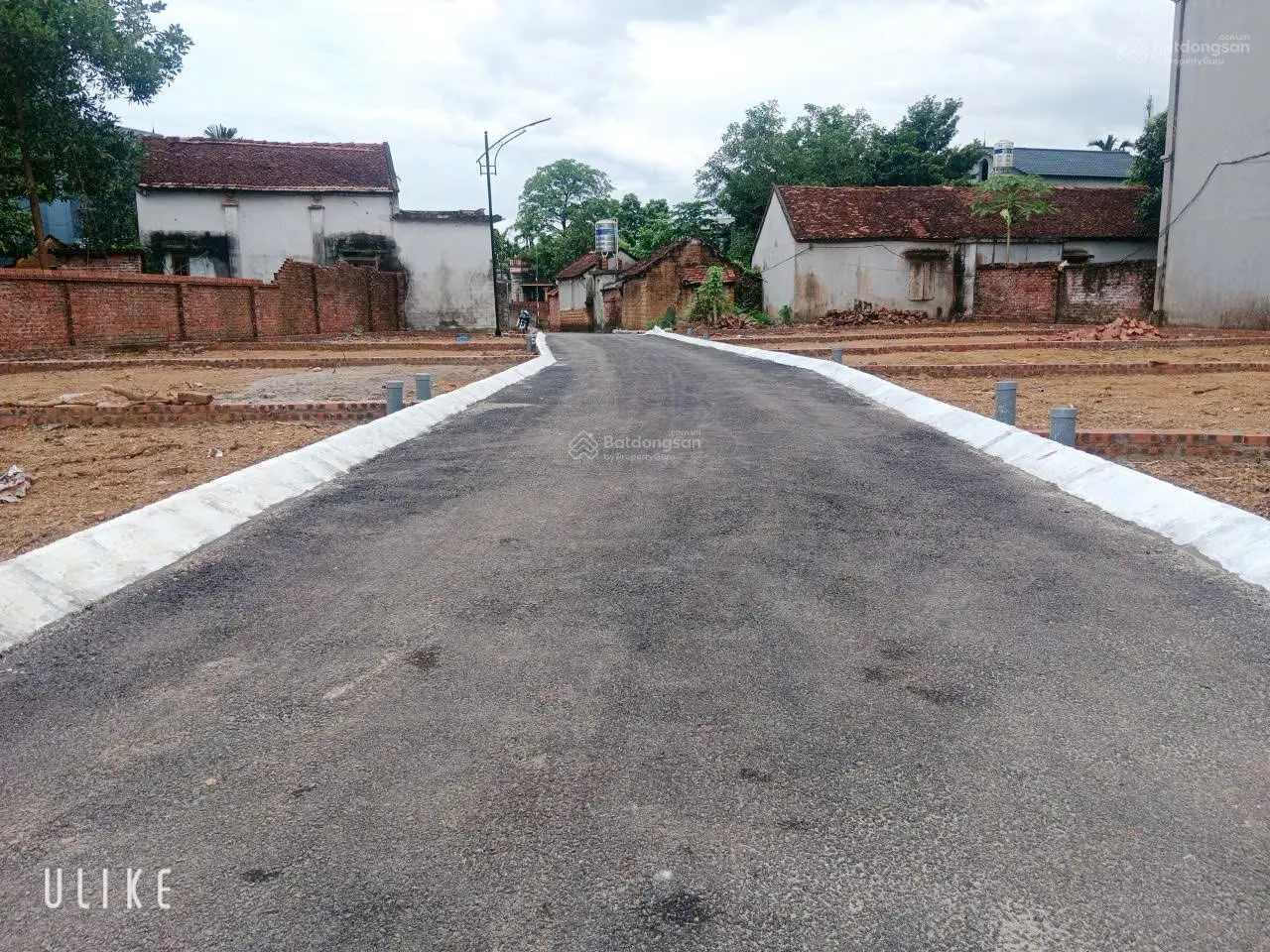 Đất trục chính Tân Xã. Sát ĐH FPT xung quanh sầm uất nhà trọ sinh viên. Tiện đầu tư or kinh doanh