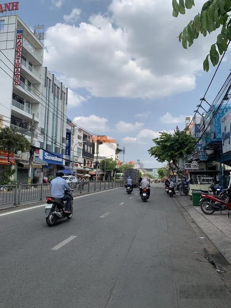Mặt tiền kinh doanh đẹp-bà hom-nhà 2 tầng 238m2-giá 40 tỷ